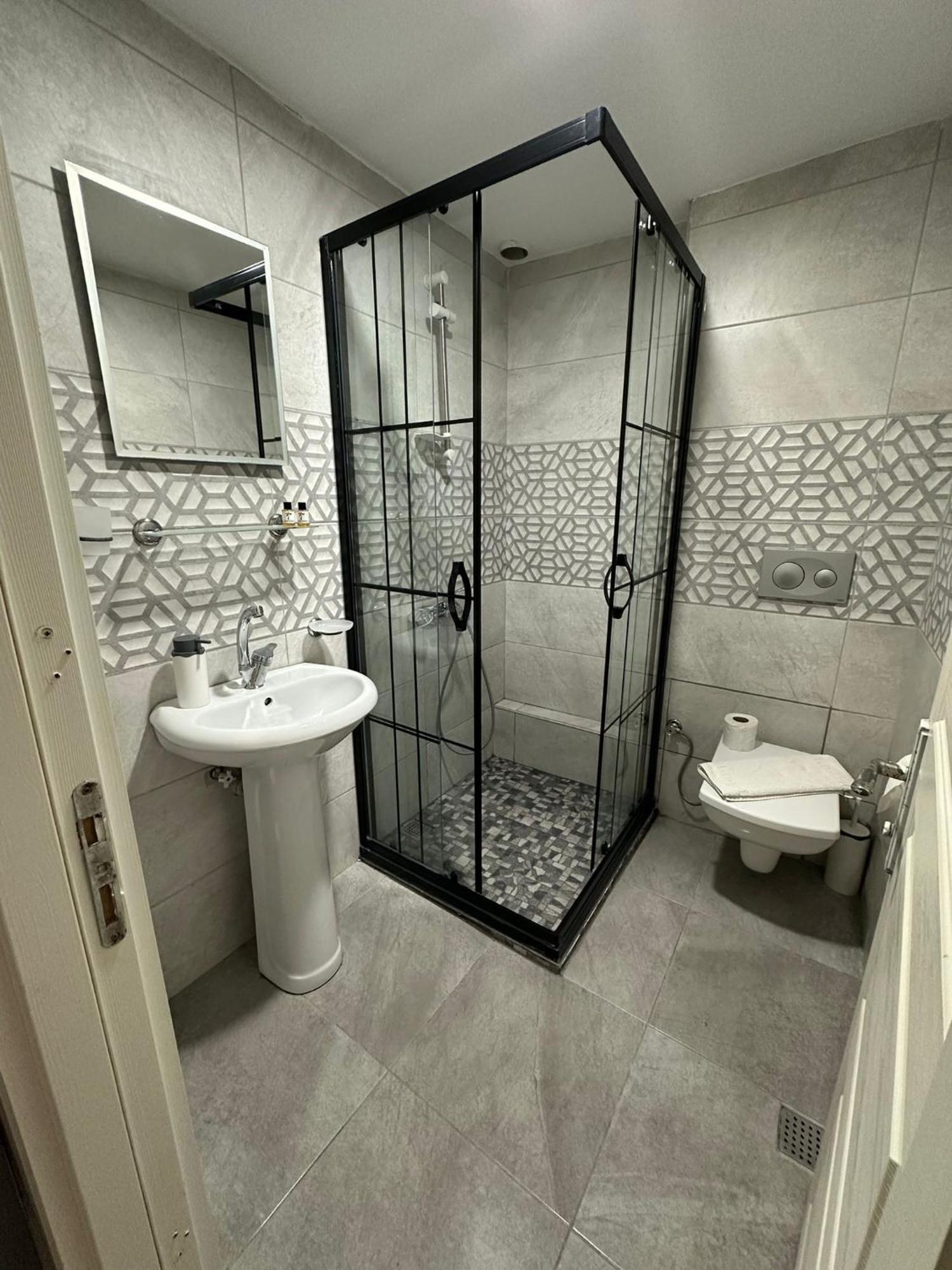 Hotel Estambul Esterno foto